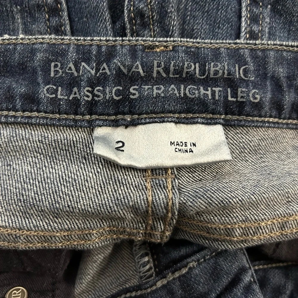 Banana Republic Size 2 Classic Straight Leg Dark Wash Distressed Jeans - Picture 4 of 6